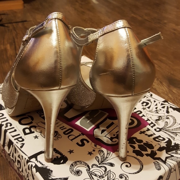 Sandals - Picture 3 of 4